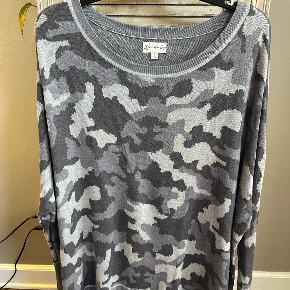 Wonderly Gray Camo Sweater